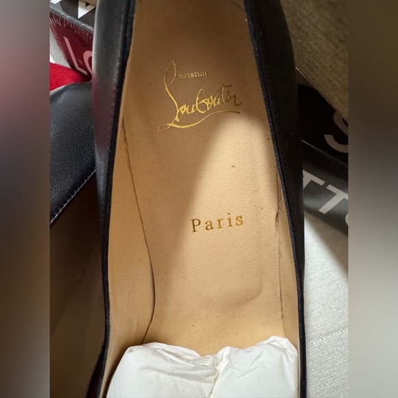 Christian Louboutin Elegant Black Heels - Picture 3 of 10